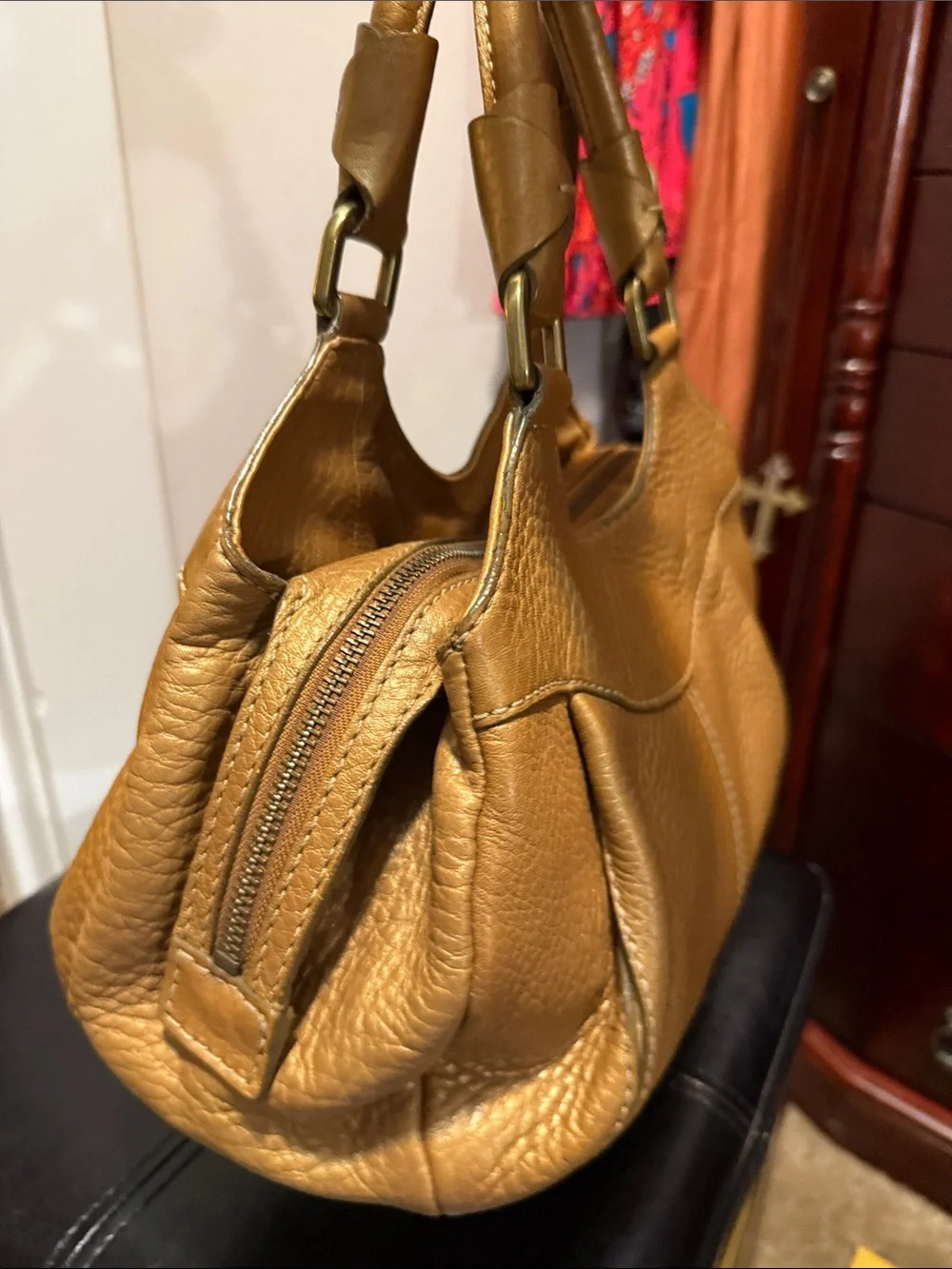Pebbled Tan Shoulder Bag with Gold-Tone Closure Vintage